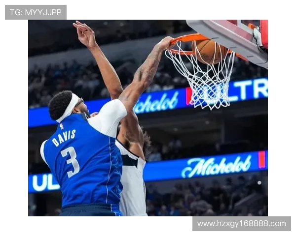 克莱赞弗拉格勇敢挑战字母哥展现无畏精神令人钦佩